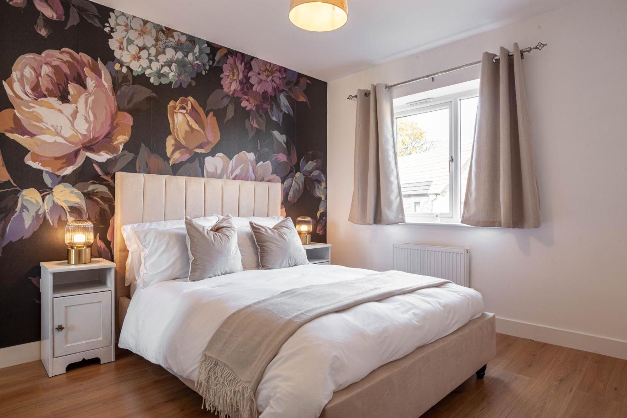Modern 3 Bedroom House With Parking Bath Zewnętrze zdjęcie